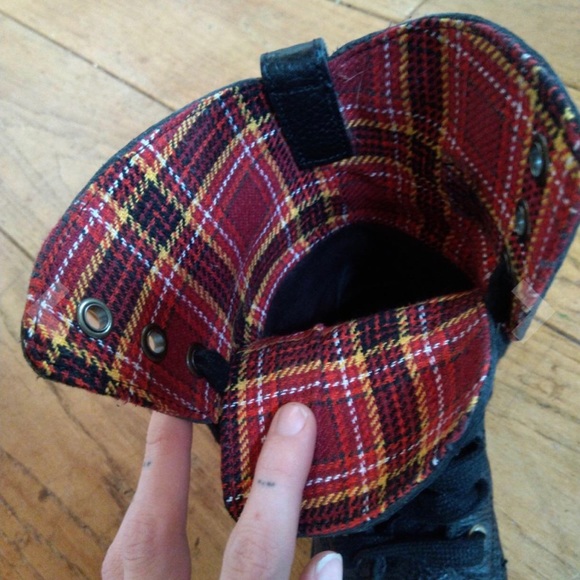 Sold - Picture 5 of 9